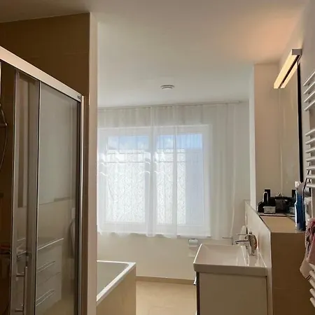 ホームステイ Private Near Fair ハノーファー